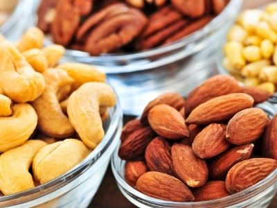 Healthy snacks to go - nuts