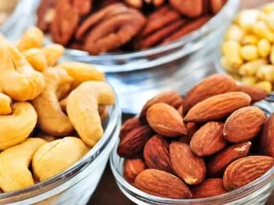 Cholesterol lowering foods - nuts